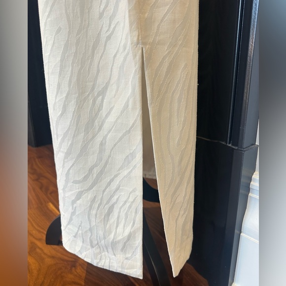 Camila Coelho San Paulo Cream Off White Zebra Monochromatic Maxi Skirt (Size 8) - Picture 3 of 9